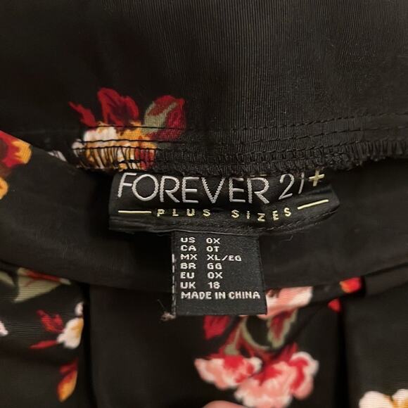 Forever 21+ Floral Skirt size 0X - Picture 5 of 8